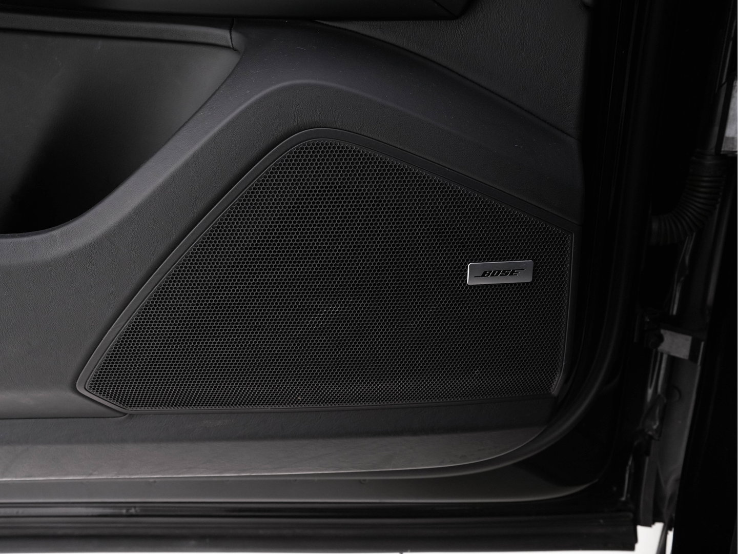 Porsche Cayenne 3.0 E-Hybrid (Plug-in) {SoH-100%} (INCL.BTW) *PANO | LEATHER | FULL-LED | SPORT-CHRONO | MEMORY-PACK | BOSE-SOUND | TOP-VIEW | HEATED-COMFORTSEATS | NAVI-FULLAMP | PRIVACY-GLASS | SHIFT-PADDLES | 22''ALU | TOWBAR*