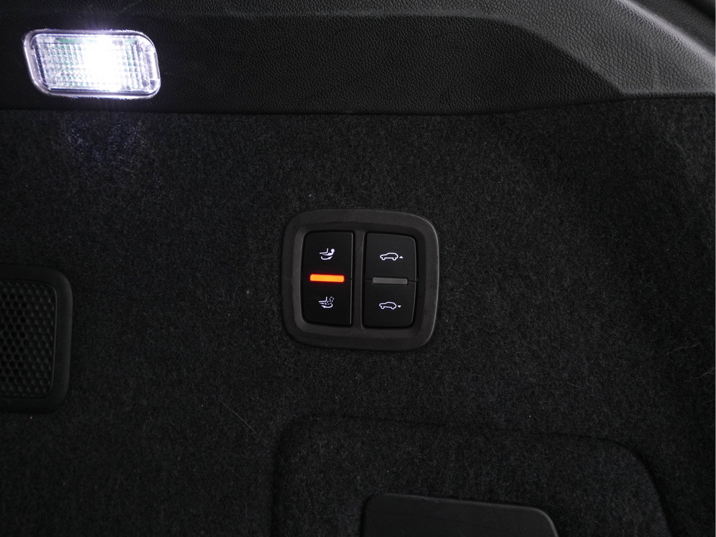 Porsche Cayenne 3.0 E-Hybrid (Plug-in) {SoH-100%} (INCL.BTW) *PANO | LEATHER | FULL-LED | SPORT-CHRONO | MEMORY-PACK | BOSE-SOUND | TOP-VIEW | HEATED-COMFORTSEATS | NAVI-FULLAMP | PRIVACY-GLASS | SHIFT-PADDLES | 22''ALU | TOWBAR*