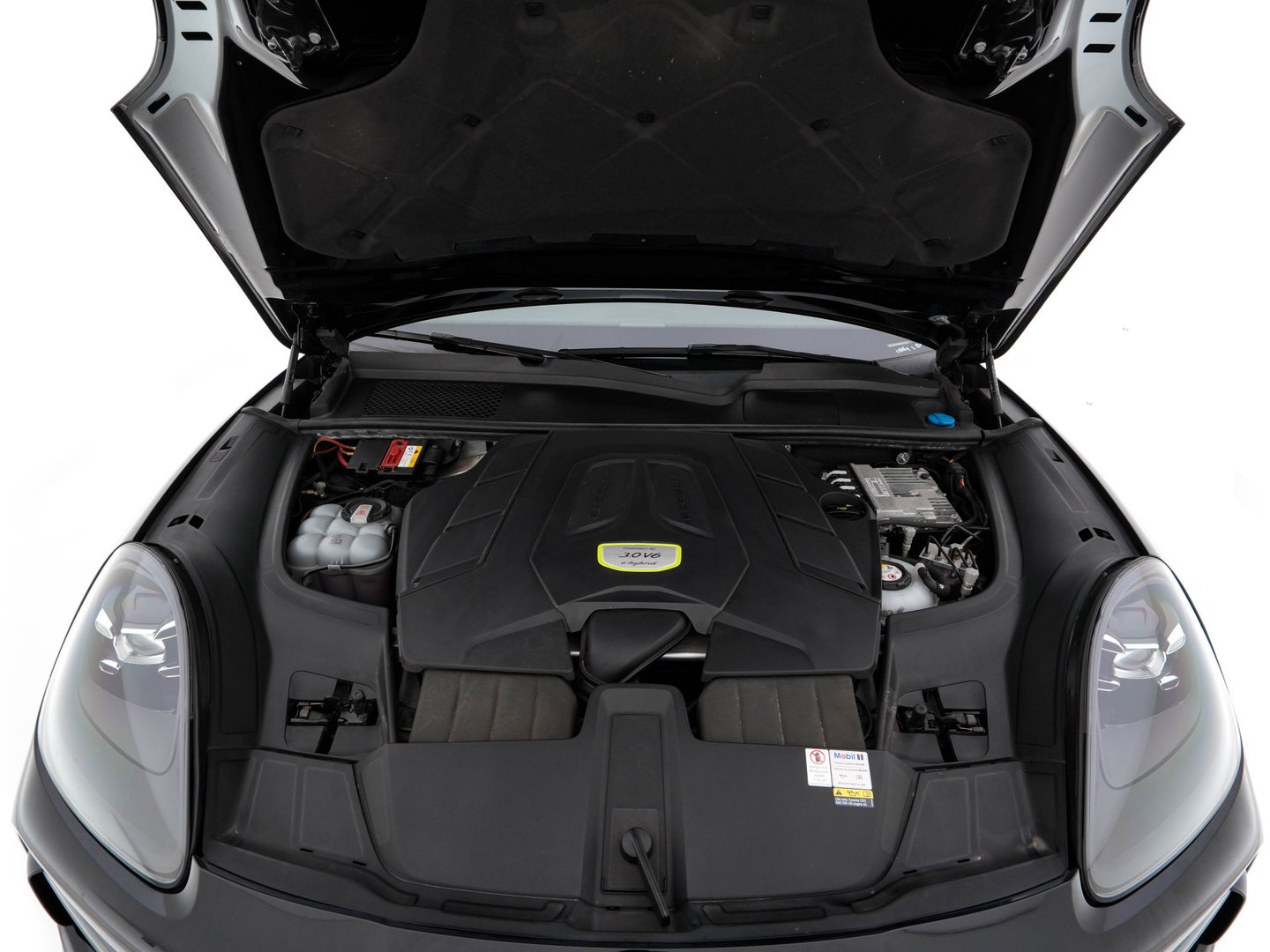 Porsche Cayenne 3.0 E-Hybrid (Plug-in) {SoH-100%} (INCL.BTW) *PANO | LEATHER | FULL-LED | SPORT-CHRONO | MEMORY-PACK | BOSE-SOUND | TOP-VIEW | HEATED-COMFORTSEATS | NAVI-FULLAMP | PRIVACY-GLASS | SHIFT-PADDLES | 22''ALU | TOWBAR*
