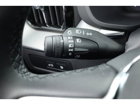 Volvo XC60 2.0 T8 Plug-in hybrid AWD Ultra Black Edition | Facelift 2026 | Pano-dak | H&K Audio | Head up | Gelaagd Glas | Blis | ACC | 360 camera |