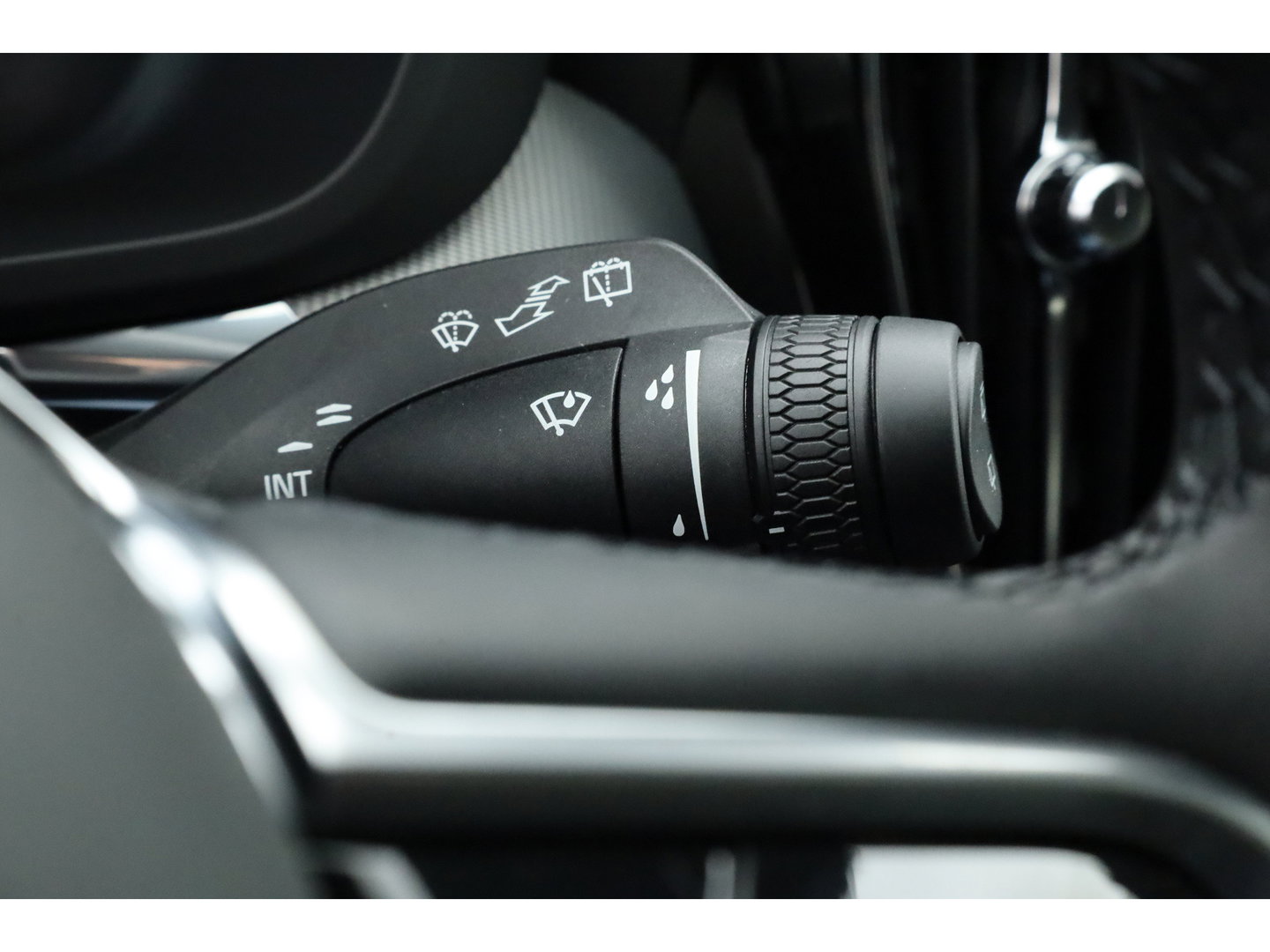 Volvo XC60 2.0 T8 Plug-in hybrid AWD Ultra Black Edition | Facelift 2026 | Pano-dak | H&K Audio | Head up | Gelaagd Glas | Blis | ACC | 360 camera |