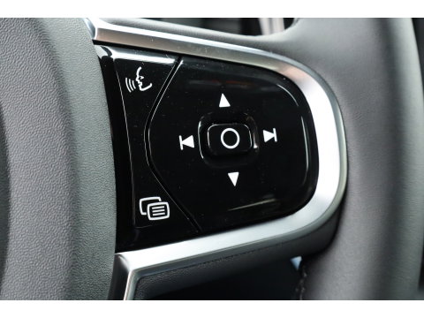 Volvo XC60 2.0 T8 Plug-in hybrid AWD Ultra Black Edition | Facelift 2026 | Pano-dak | H&K Audio | Head up | Gelaagd Glas | Blis | ACC | 360 camera |