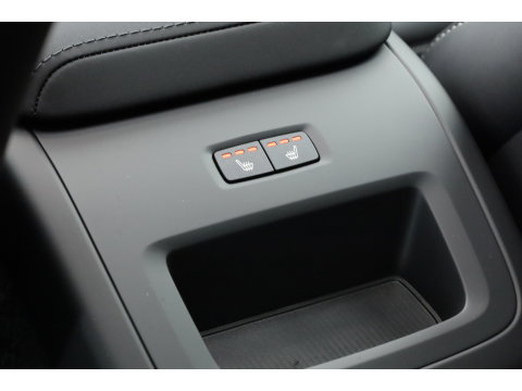 Volvo XC60 2.0 T8 Plug-in hybrid AWD Ultra Black Edition | Facelift 2026 | Pano-dak | H&K Audio | Head up | Gelaagd Glas | Blis | ACC | 360 camera |