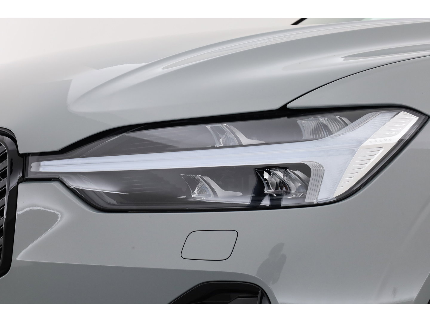 Volvo XC60 2.0 T8 Plug-in hybrid AWD Ultra Black Edition | Facelift 2026 | Pano-dak | H&K Audio | Head up | Gelaagd Glas | Blis | ACC | 360 camera |