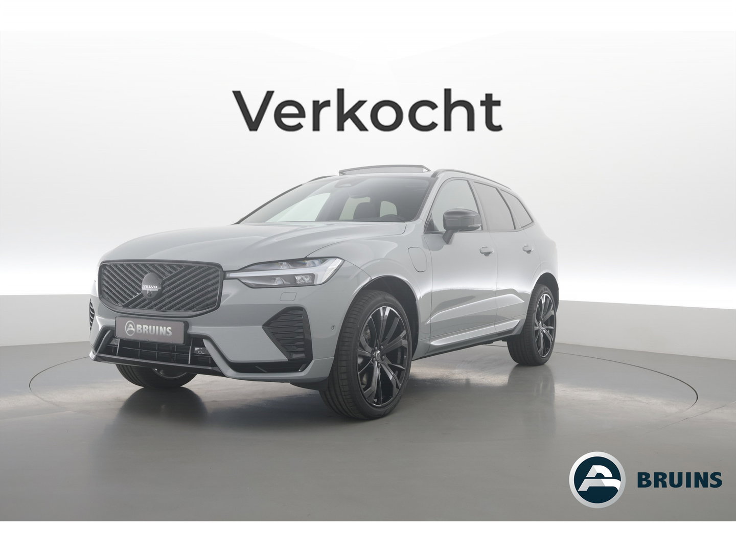 Volvo XC60 2.0 T8 Plug-in hybrid AWD Ultra Black Edition | Facelift 2026 | Pano-dak | H&K Audio | Head up | Gelaagd Glas | Blis | ACC | 360 camera |