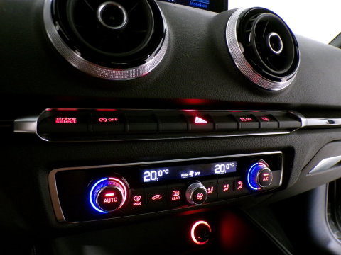 Audi A3 Sportback 1.4 TFSI 150PK S-Line "Origineel NL!" Automaat! 2x S-Line Xenon-LED Sportstoelen Navigatie Bluetooth 18"Velgen
