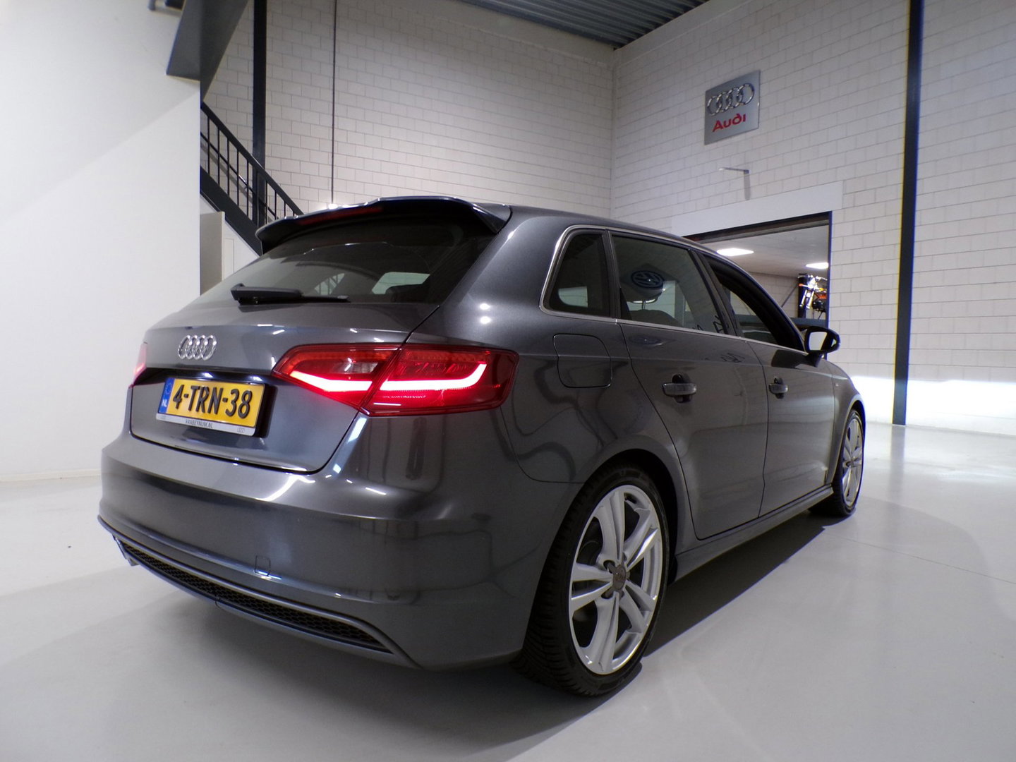 Audi A3 Sportback 1.4 TFSI 150PK S-Line "Origineel NL!" Automaat! 2x S-Line Xenon-LED Sportstoelen Navigatie Bluetooth 18"Velgen