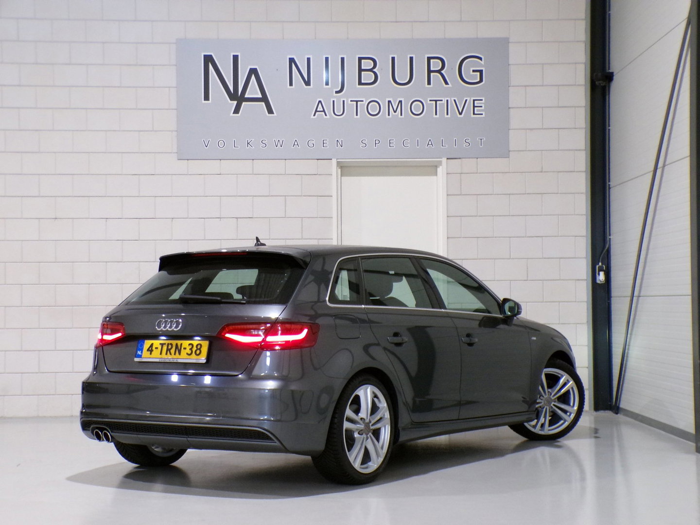 Audi A3 Sportback 1.4 TFSI CoD 140PK S-Line "Origineel NL!" Automaat! 2x S-Line Xenon-LED Sportstoelen Navigatie Bluetooth 18"Velg