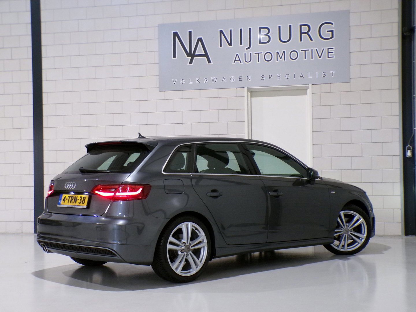 Audi A3 Sportback 1.4 TFSI 150PK S-Line "Origineel NL!" Automaat! 2x S-Line Xenon-LED Sportstoelen Navigatie Bluetooth 18"Velgen