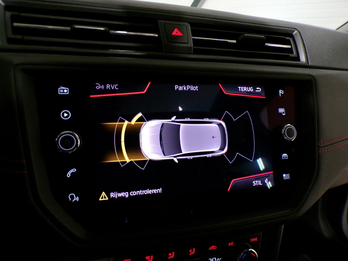 SEAT Ibiza 1.0 TSI FR Business Intense "Origineel NL!" Pano Apple-Carplay Beats Full-LED Camera Parkeersensoren Keyless 18"Velgen