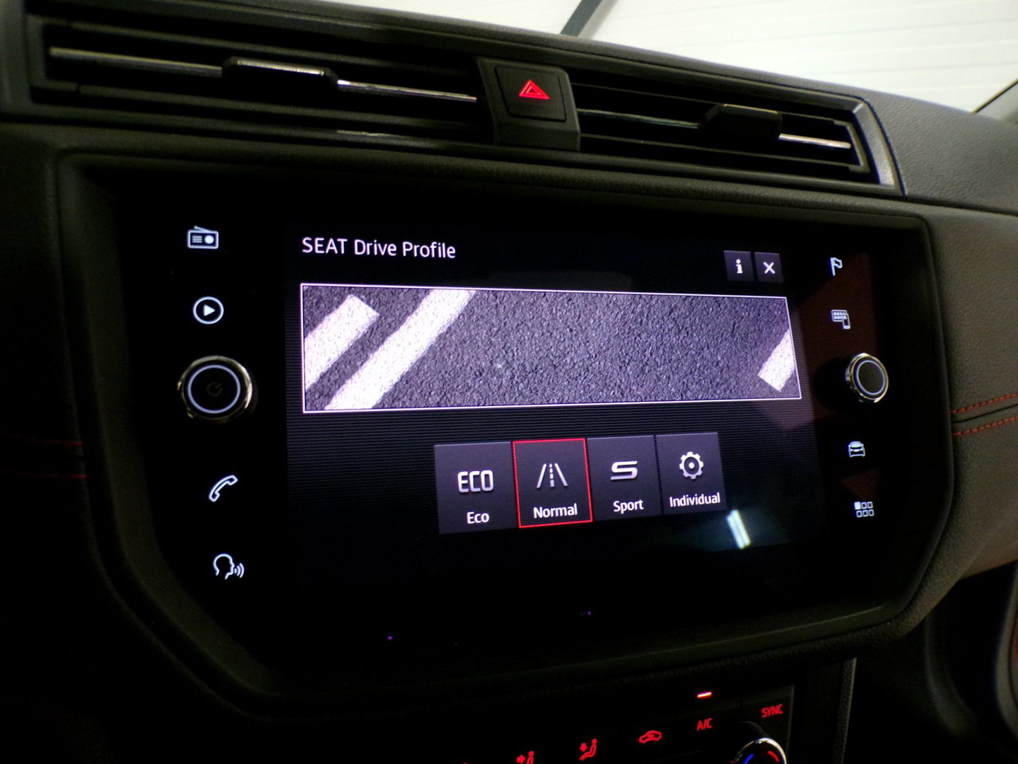 SEAT Ibiza 1.0 TSI FR Business Intense "Origineel NL!" Pano Apple-Carplay Beats Full-LED Camera Parkeersensoren Keyless 18"Velgen