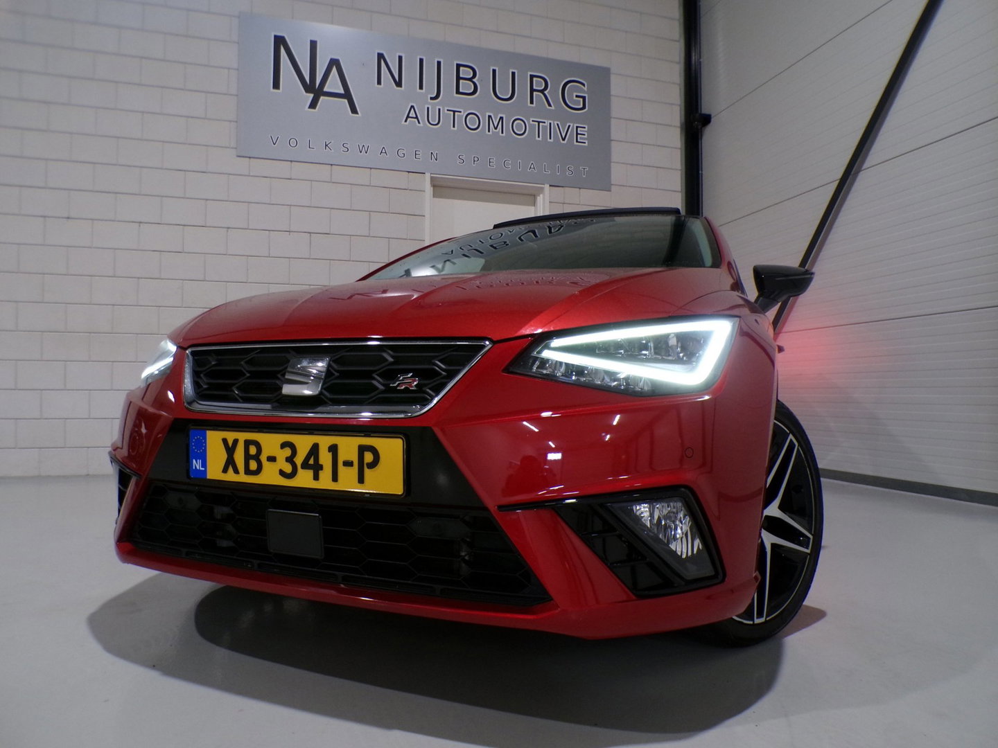 SEAT Ibiza 1.0 TSI FR Business Intense "Origineel NL!" Pano Apple-Carplay Beats Full-LED Camera Parkeersensoren Keyless 18"Velgen