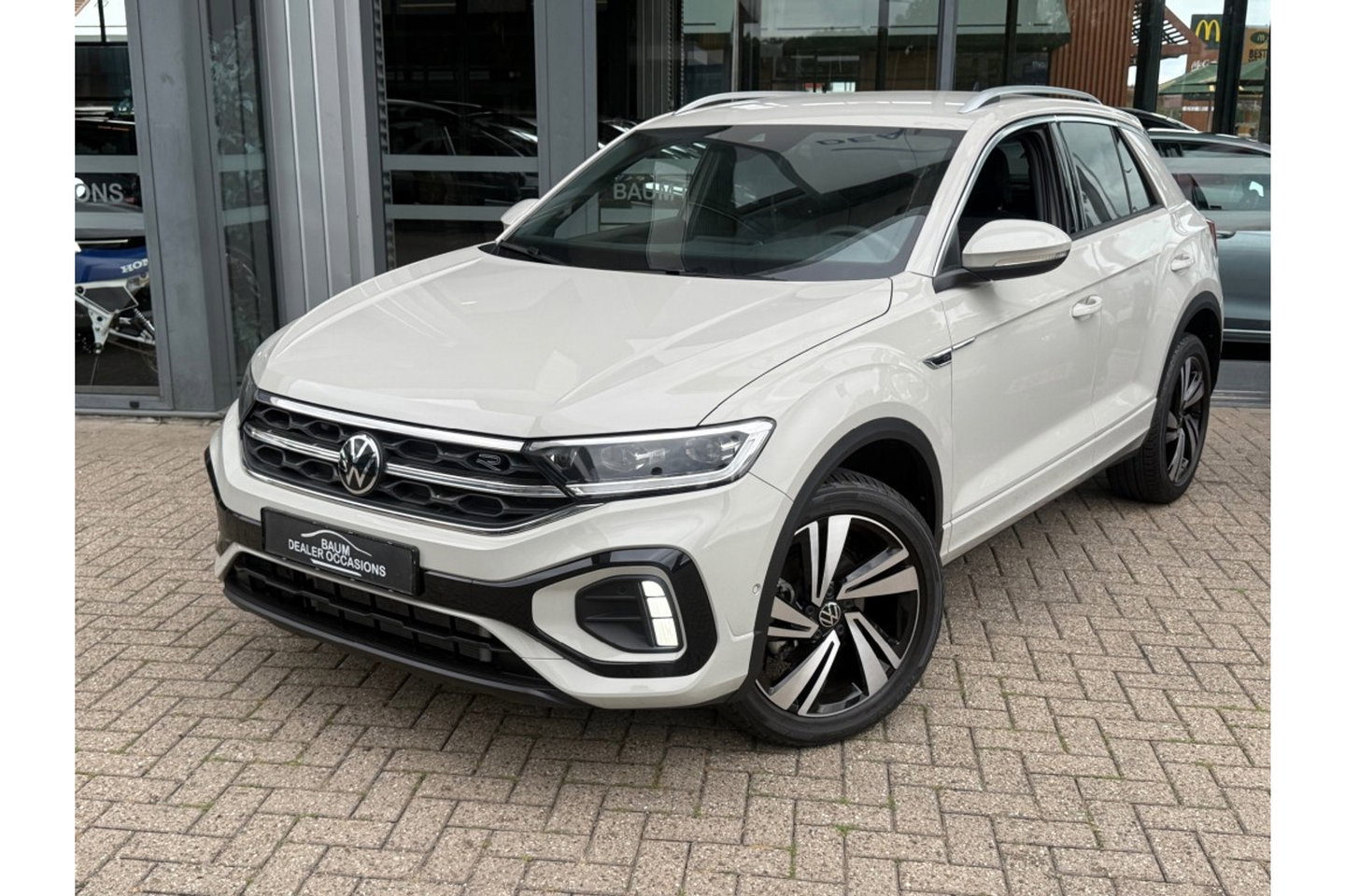 Volkswagen T-Roc 1.5 TSI R-LINE BUSINESS 150PK AUTOMAAT WINTERPACK CARPLAY