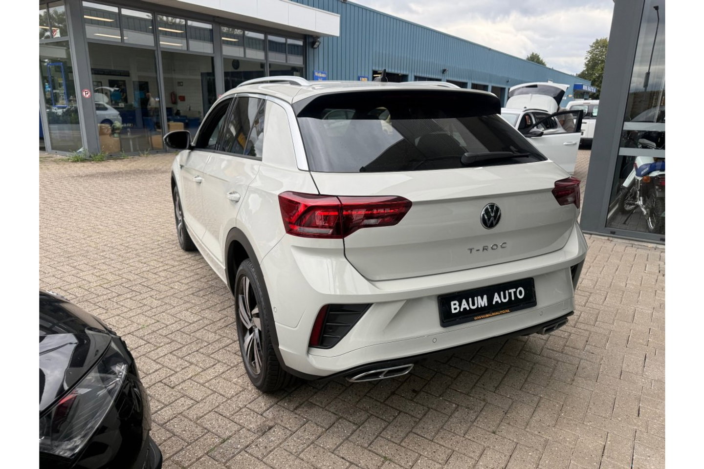 Volkswagen T-Roc 1.5 TSI R-LINE BUSINESS 150PK AUTOMAAT WINTERPACK CARPLAY