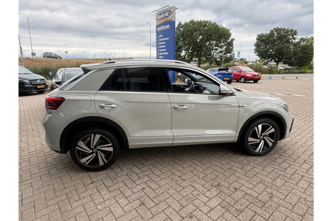 Volkswagen T-Roc 1.5 TSI R-LINE BUSINESS 150PK AUTOMAAT WINTERPACK CARPLAY