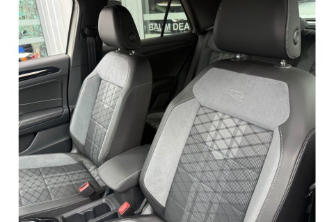 Volkswagen T-Roc 1.5 TSI R-LINE BUSINESS 150PK AUTOMAAT WINTERPACK CARPLAY