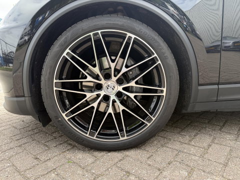 Porsche Macan 100 kWh Spyder 22 inc l luchtvering l Pano l Matrix Led