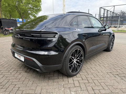 Porsche Macan 100 kWh Spyder 22 inc l luchtvering l Pano l Matrix Led