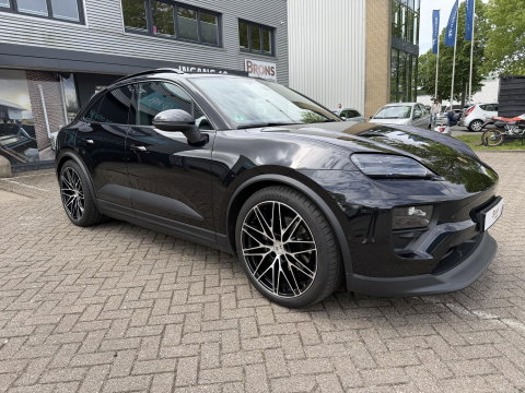 Porsche Macan 100 kWh Spyder 22 inc l luchtvering l Pano l Matrix Led