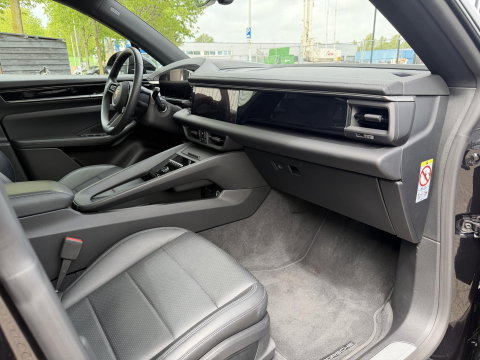 Porsche Macan 100 kWh Spyder 22 inc l luchtvering l Pano l Matrix Led