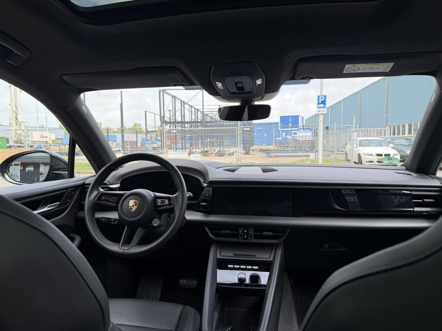 Porsche Macan 100 kWh Spyder 22 inc l luchtvering l Pano l Matrix Led