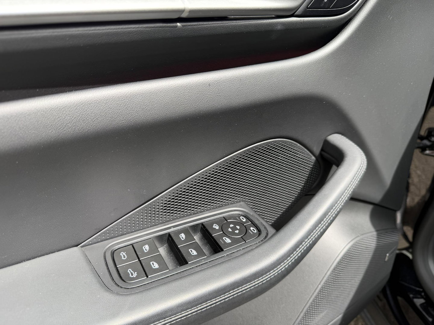 Porsche Macan 100 kWh Spyder 22 inc l luchtvering l Pano l Matrix Led