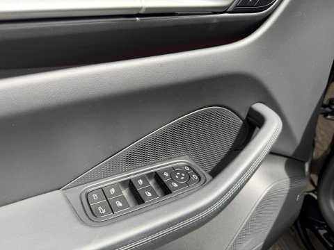 Porsche Macan 100 kWh Spyder 22 inc l luchtvering l Pano l Matrix Led