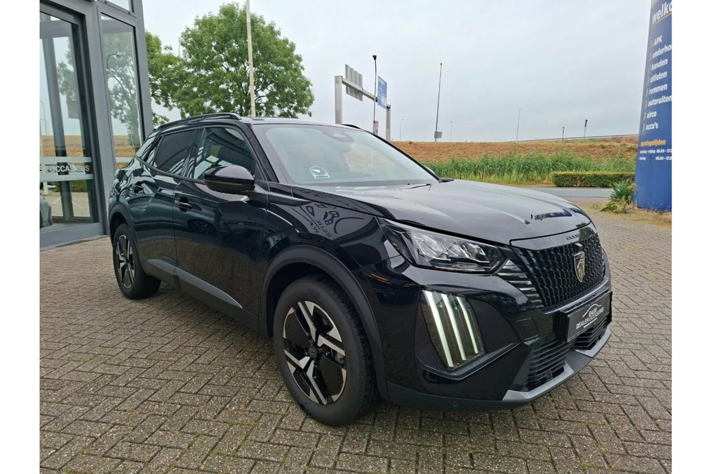 Peugeot 2008 1.2 PURETECH ALLUREPACK AUTOMAAT 130PK AIRCO NAVI CLIMA PDC-CAMERA