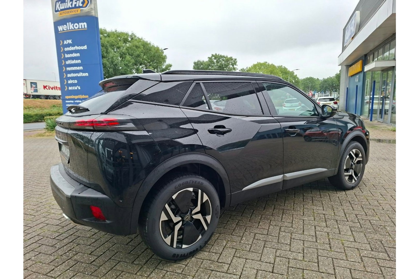 Peugeot 2008 1.2 PURETECH ALLUREPACK AUTOMAAT 130PK AIRCO NAVI CLIMA PDC-CAMERA