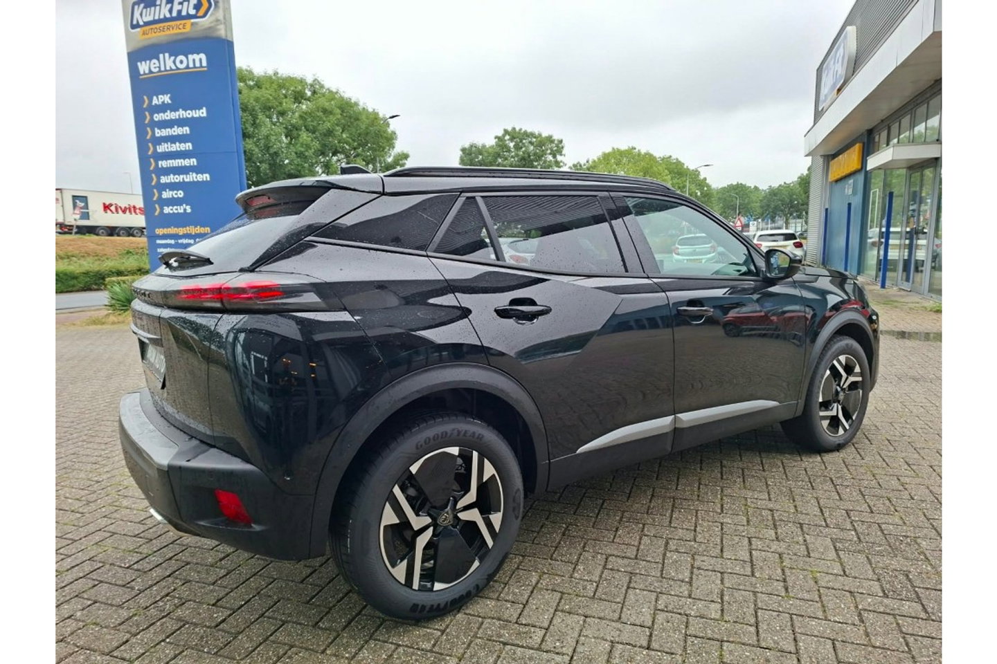 Peugeot 2008 1.2 PURETECH ALLUREPACK AUTOMAAT 130PK AIRCO NAVI CLIMA PDC-CAMERA