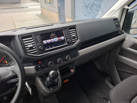 Volkswagen Crafter 35 2.0 TDI L3H3 EL Highline AIRCO / CRUISE CONTROLE / TREKHAAK / NAVI / CARPLAY