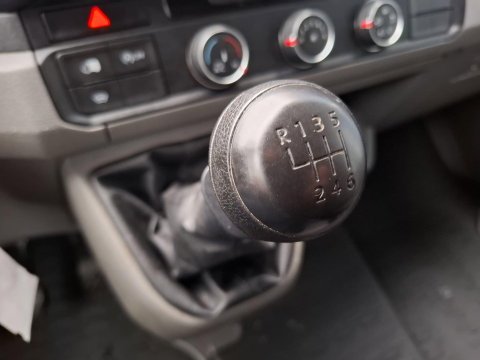 Volkswagen Crafter 35 2.0 TDI L3H3 EL Highline AIRCO / CRUISE CONTROLE / TREKHAAK / NAVI / CARPLAY