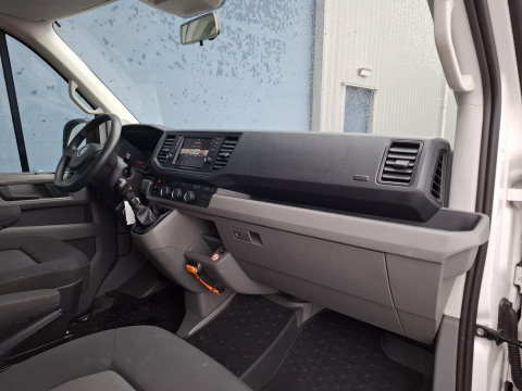 Volkswagen Crafter 35 2.0 TDI L3H3 EL Highline AIRCO / CRUISE CONTROLE / TREKHAAK / NAVI / CARPLAY