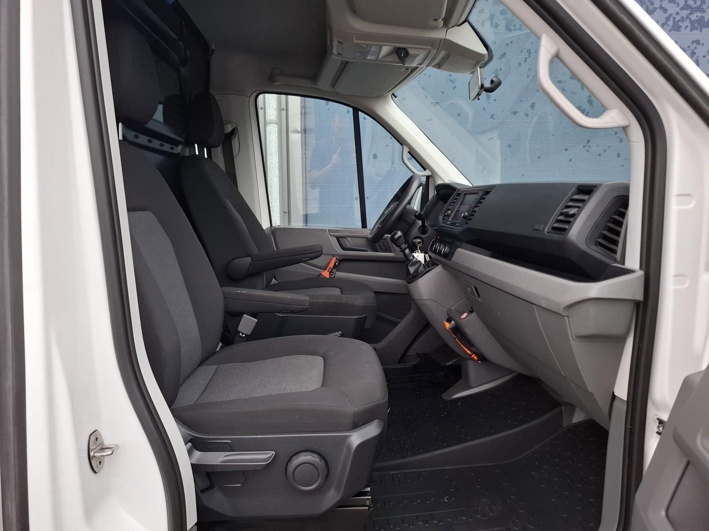 Volkswagen Crafter 35 2.0 TDI L3H3 EL Highline AIRCO / CRUISE CONTROLE / TREKHAAK / NAVI / CARPLAY