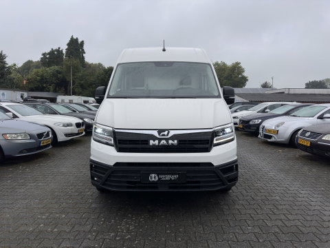 MAN eTGE Basis 36 kWh L3 H3 (2-FASE) {Soh-86%} Aut. *HEATPUMP | NAVI-FULLMAP | AIRCO | CRUISE | CAMERA | HEATED-ERGO-SEATS | PDC | DAB | WIFI | FULL-LED | CCS-FASTLOADER | 18"ALU*
