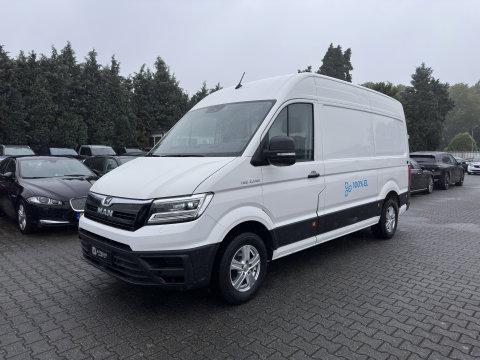 MAN eTGE Basis 36 kWh L3 H3 (2-FASE) {Soh-86%} Aut. *HEATPUMP | NAVI-FULLMAP | AIRCO | CRUISE | CAMERA | HEATED-ERGO-SEATS | PDC | DAB | WIFI | FULL-LED | CCS-FASTLOADER | 18"ALU*