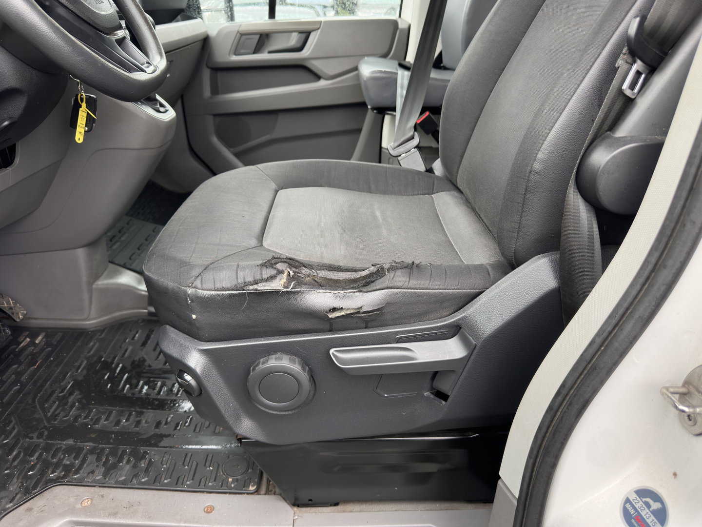 MAN eTGE Basis 36 kWh L3 H3 (2-FASE) {Soh-86%} Aut. *HEATPUMP | NAVI-FULLMAP | AIRCO | CRUISE | CAMERA | HEATED-ERGO-SEATS | PDC | DAB | WIFI | FULL-LED | CCS-FASTLOADER | 18"ALU*