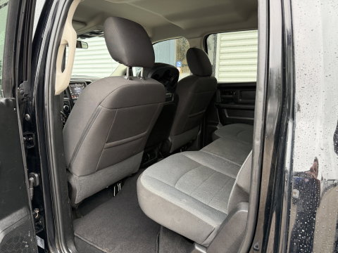 Dodge Ram Pick-Up 1500 CLASSIC 4x4 / Prins LPG / luchtvering achter / trekhaak 3500 kg / 5 persoons / lease vanaf € 619 / cruise en climate control / navigatie / vaste prijs rijklaar € 37.750 ex btw