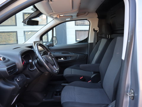 Opel Combo 1.5D 131pk Automaat Euro 6 Lang L2 - Airco - Camera - Cruise - Trekhaak