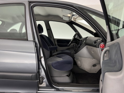 Citroën Xsara Picasso 1.6i Différence *AIRCO | COMFORT-SEATS | RADIO-CD/MP3 | TOWBAR*