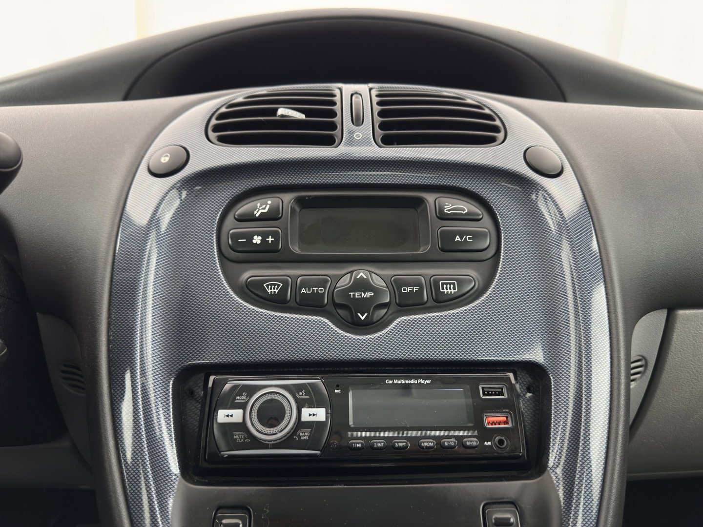 Citroën Xsara Picasso 1.6i Différence *AIRCO | COMFORT-SEATS | RADIO-CD/MP3 | TOWBAR*