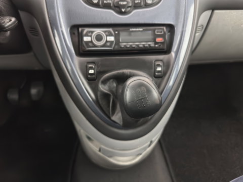 Citroën Xsara Picasso 1.6i Différence *AIRCO | COMFORT-SEATS | RADIO-CD/MP3 | TOWBAR*