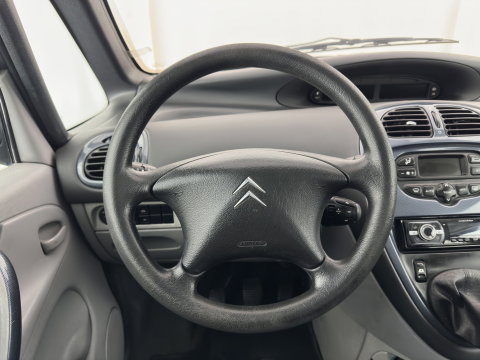 Citroën Xsara Picasso 1.6i Différence *AIRCO | COMFORT-SEATS | RADIO-CD/MP3 | TOWBAR*