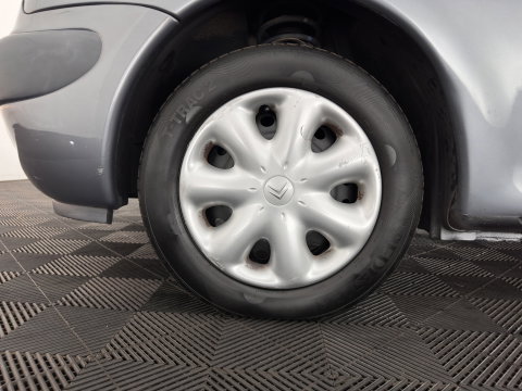 Citroën Xsara Picasso 1.6i Différence *AIRCO | COMFORT-SEATS | RADIO-CD/MP3 | TOWBAR*