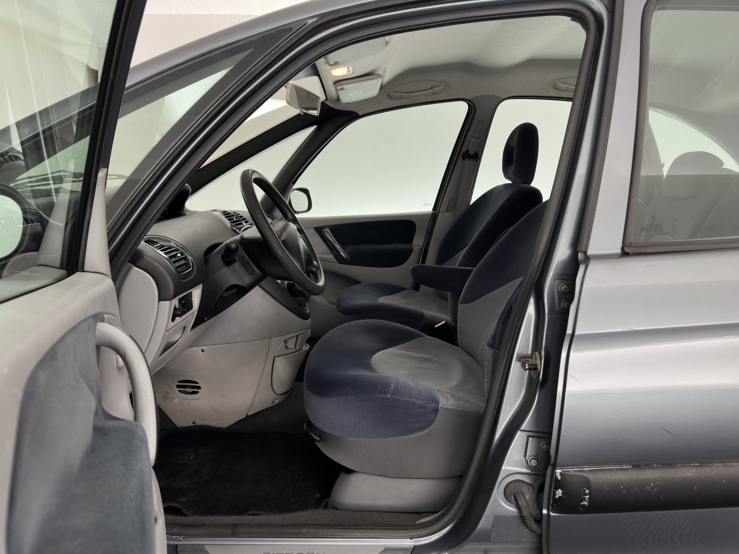 Citroën Xsara Picasso 1.6i Différence *AIRCO | COMFORT-SEATS | RADIO-CD/MP3 | TOWBAR*