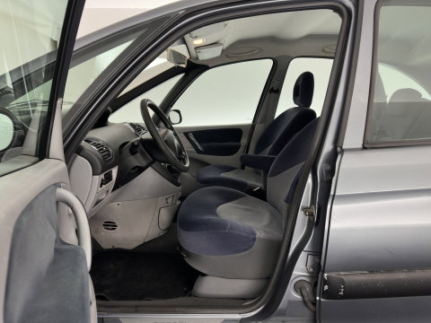 Citroën Xsara Picasso 1.6i Différence *AIRCO | COMFORT-SEATS | RADIO-CD/MP3 | TOWBAR*