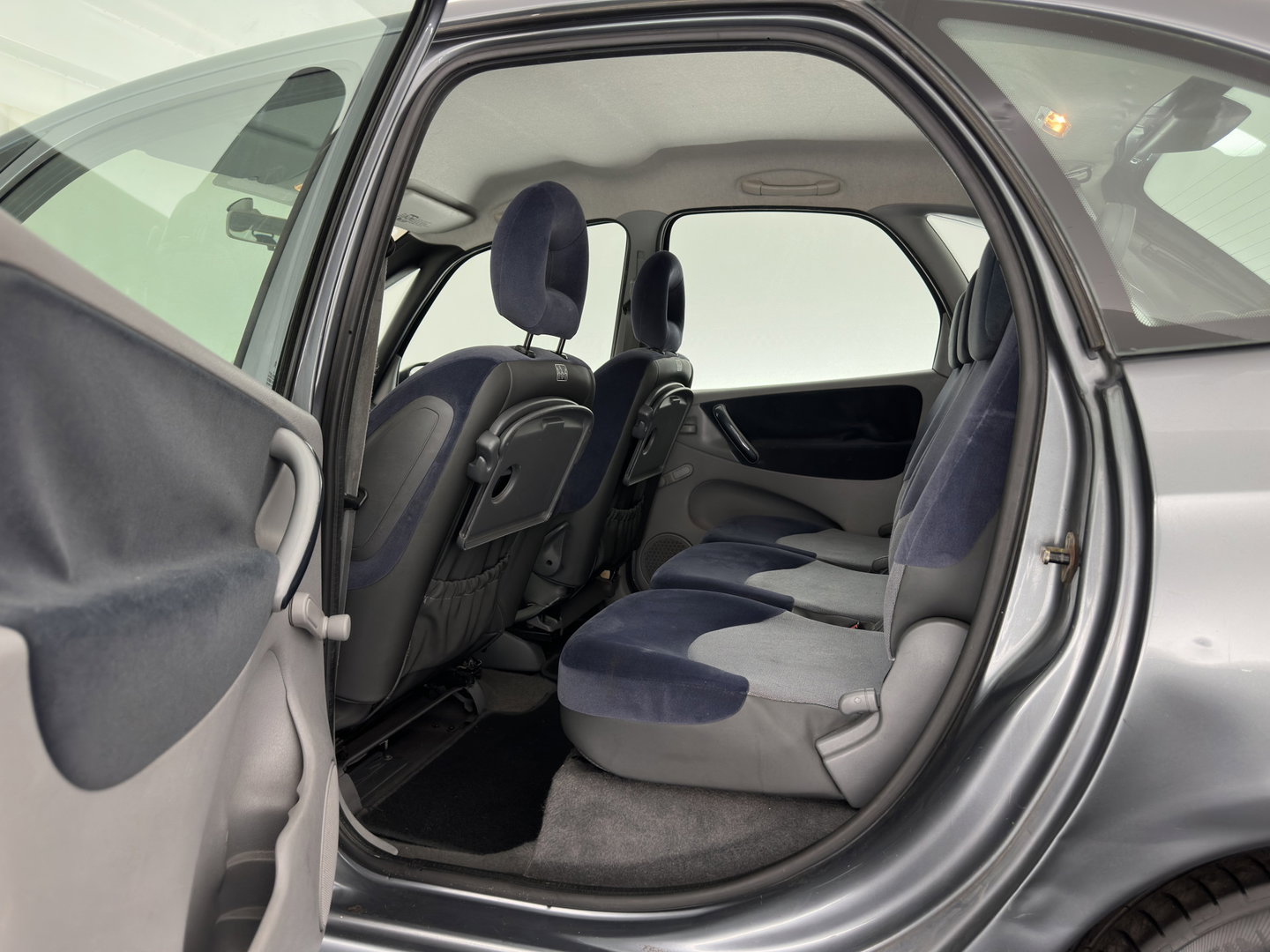 Citroën Xsara Picasso 1.6i Différence *AIRCO | COMFORT-SEATS | RADIO-CD/MP3 | TOWBAR*