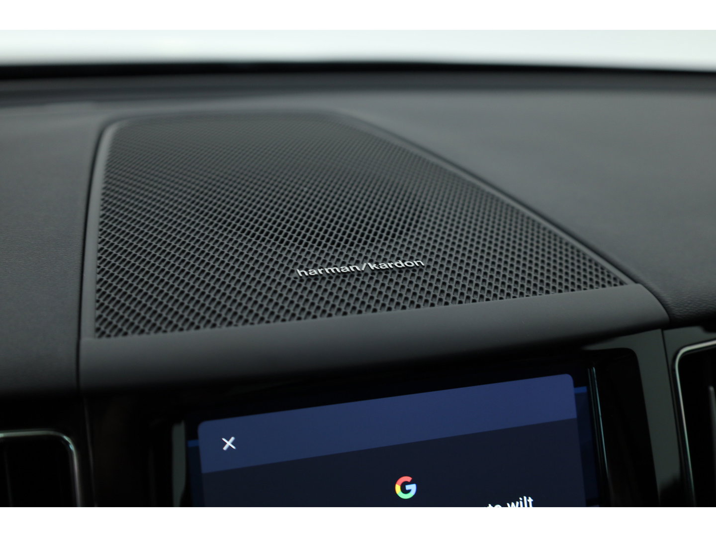 Volvo XC60 T6 Plug-in hybrid Plus Black Edition | Pano | 360cam | H&K Audio | Memory | Elek. Trekhaak | Pilot Assist | Bliss