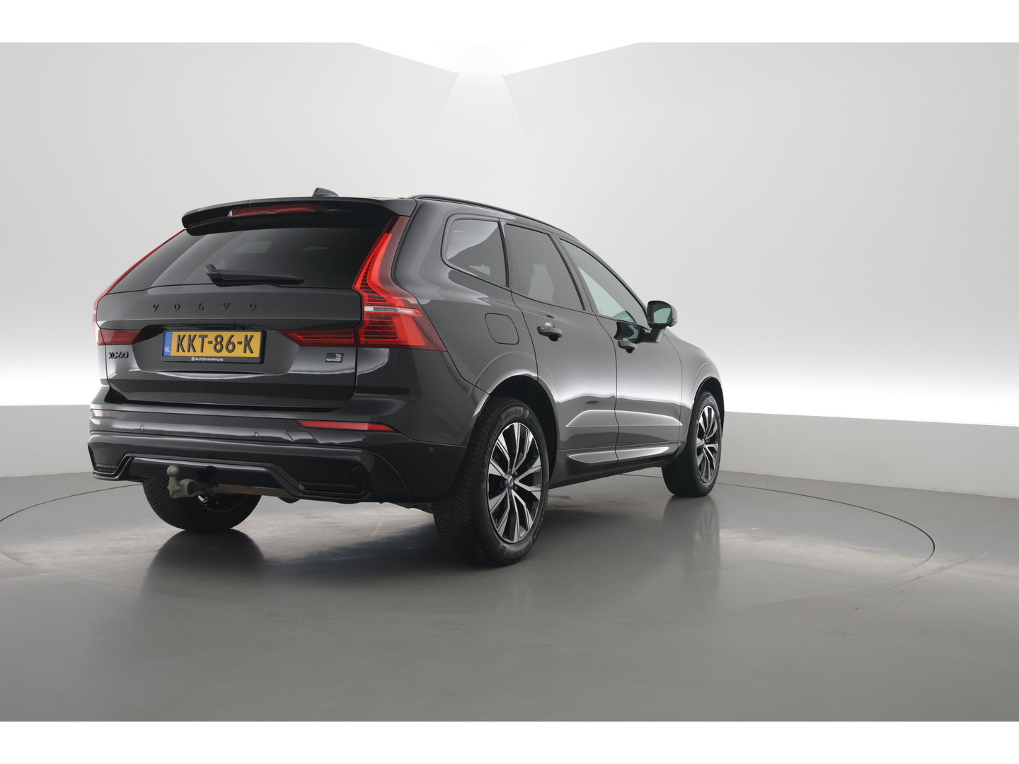 Volvo XC60 T6 Plug-in hybrid Plus Black Edition | Pano | 360cam | H&K Audio | Memory | Elek. Trekhaak | Pilot Assist | Bliss
