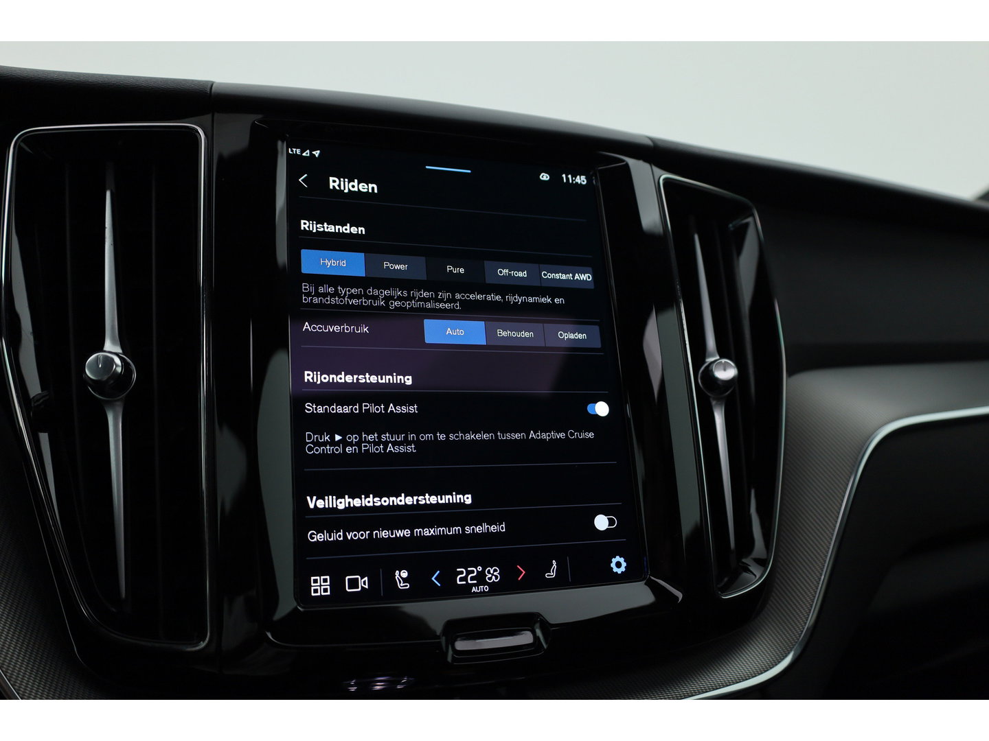 Volvo XC60 T6 Plug-in hybrid Plus Black Edition | Pano | 360cam | H&K Audio | Memory | Elek. Trekhaak | Pilot Assist | Bliss